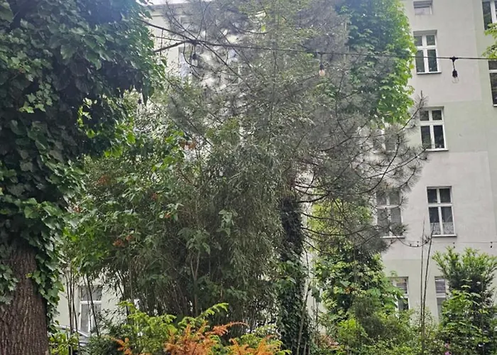 Apartament Pod Muralem