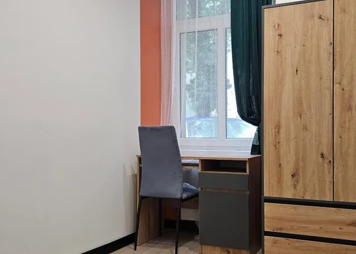 Apartament Pod Muralem *